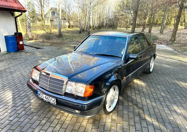 mazowieckie Mercedes-Benz Klasa E cena 285000 przebieg: 95770, rok produkcji 1992 z Ostrołęka